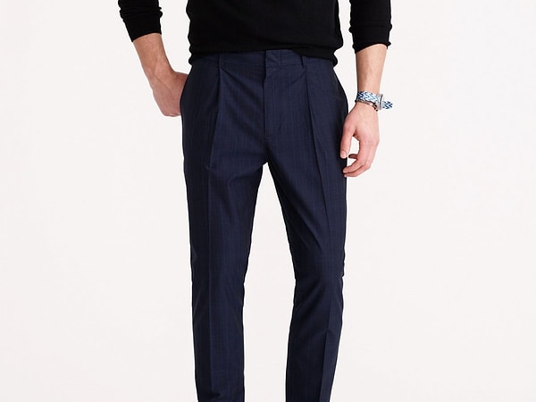 5. Нельзя носить брюки со складками спереди