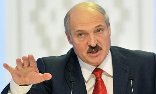 Lukaşenko geçtiğimiz günlerde toplumunu gaza getirmek adına bir konuşma yapıyor.