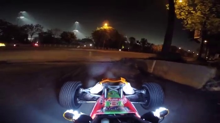 İstanbul Sokaklarında Bir de Oyuncak Araba İle Turlamaya Ne Dersiniz?