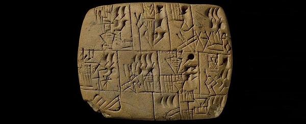Olay mezopotamyada geçiyor. Aşağı yukarı 5000 yıllık olduğu düşünülen bir tablette yazılanlara göre, bazı işçiler günlük ödeme olarak bira alıyorlarmış!