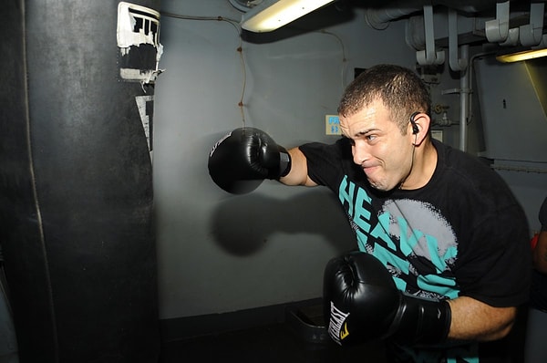 8. Несмотря на то, что, вопреки распространенному мнению, упражнения не улучшают метаболизм, они сжигают калории.