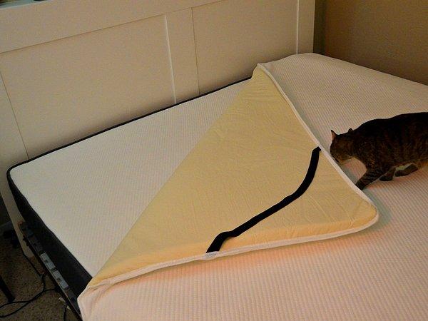 1. Yeni bir yatak almaktansa, yatağınıza hafızalı köpükten bir koruyucu alez alırsanız konforunuz oldukça artar.