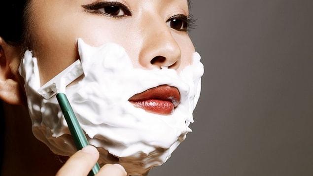 Especially in Japan, shaving your face is very popular among women.