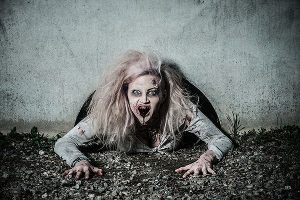 13. «Две недели назад я застала своего парня с любовницей. И сделала фото. Теперь я его ему показала. Он сказал, что я жуткий человек. Думаю, так и есть»