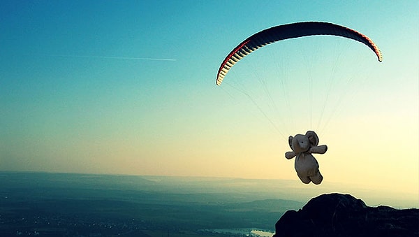 2. Где-то летает