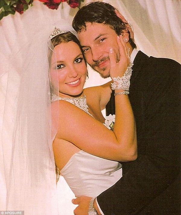 10. 2004'e bir evlilik daha sıkıştırdı: Henüz 3 ay önce tanıştığı dansçısı Kevin Federline ile evlendi! Tanıştıklarında Kevin bir başkasıyla evliydi; Britney için 8 aylık hamile karısını terketti!