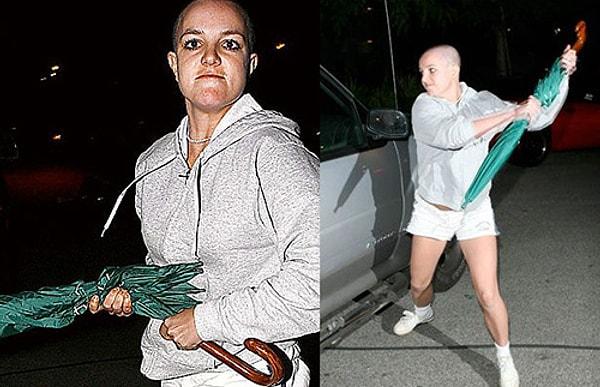 13. 2007 yılı daha çok skandallara gebeydi; kafası kazınmış Britney çocuklarını görmek için kocasının evini bastı. Kocası çocukları göstermeyince sinir krizi geçirerek bir şemsiye ile arabaya saldırdı.