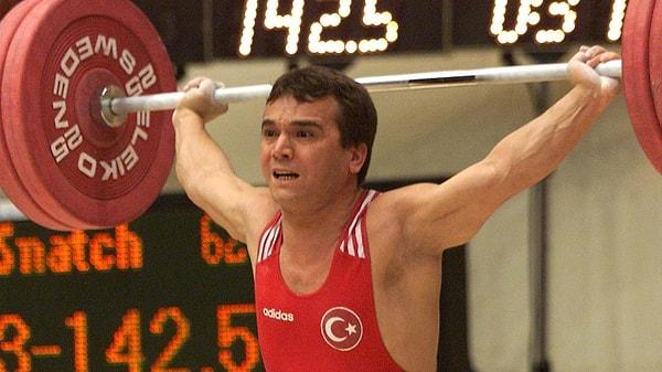 15. Olimpiyat şampiyonu Naim Süleymanoğlu hangi ülkeden Türkiye'ye iltica etmiştir?