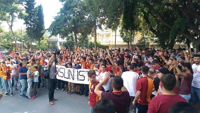 Florya'da Toplanan Galatasaray Taraftarları Yönetimi İstifaya Çağırdı