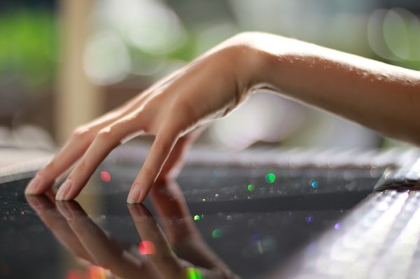 10. «Я все еще девственница и потеряла своего парня из-за этого, иногда мне хочется, занятся с ним сексом. Может, тогда он все еще был бы со мной»