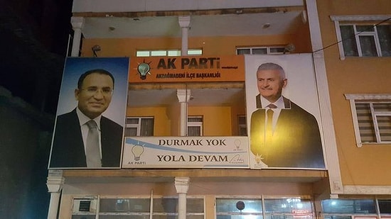 Yozgat'ta Davutoğlu'nun Fotoğrafının Üzerine Yıldırım'ın Fotoğrafı Yapıştırılmış