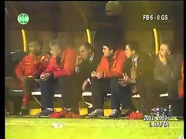 "İkinci sezonunda ise daha korkunç transfer stratejisi nedeniyle Fenerbahçe'den 6 gol yediği hezimetlere imza attı. Motivasyonu, bağırması çağırması, kaos çıkarması işe yaramıyordu. Sezon bitmeden görevine son verildi."