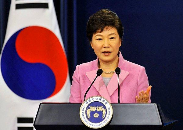 Park Geun-Hye, Güney Kore'nin ilk kadın başkanı oldu.