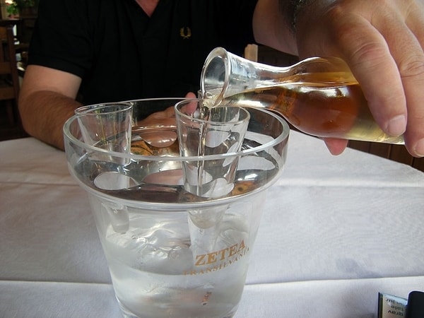 13. Румыния - цуйка.