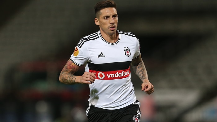 Jose Sosa'dan Ayrılık Açıklaması: 'Eşim İstanbul'da Yaşamaktan Korkuyor'