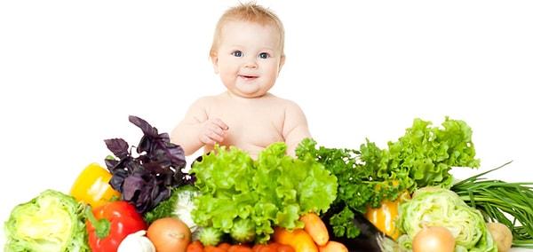 Tekrar söyleyelim, çok kusursuz bir beslenme planıyla vegan beslenen bebekler bu negatif etkilerin tamamından olmasa da birçoğundan kurtulabilir.