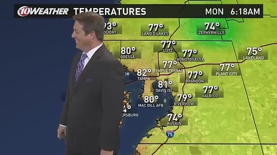 Pokemon Çılgınlığı Daha Yeni Başlıyor: Pokemon Ararken Canlı Yayına Dalan Kadın