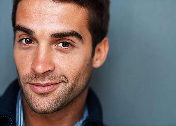 1. «Вчера папа рассказал мне, откуда берутся дети. Мне 24»