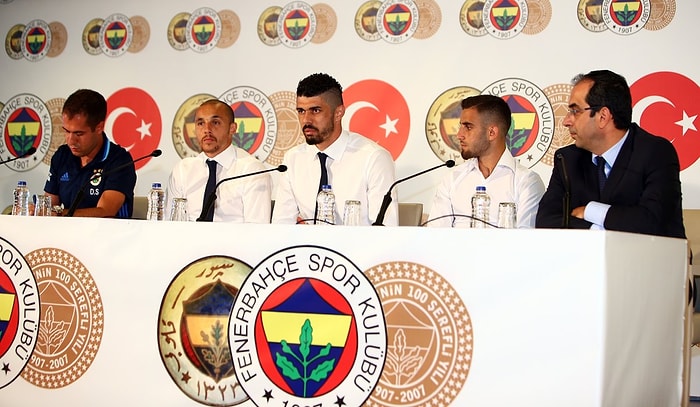 Fenerbahçe'den 3 Futbolcuya İmza Töreni