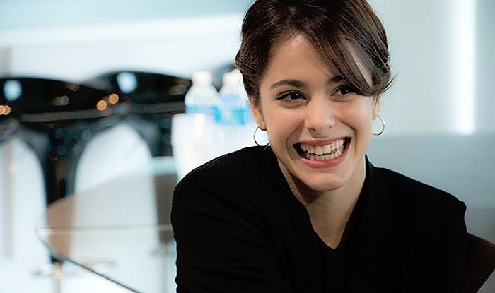 11 Maddede Samimiyetiyle ve Sesiyle Bizi Kendine Hayran Bırakan Martina Stoessel