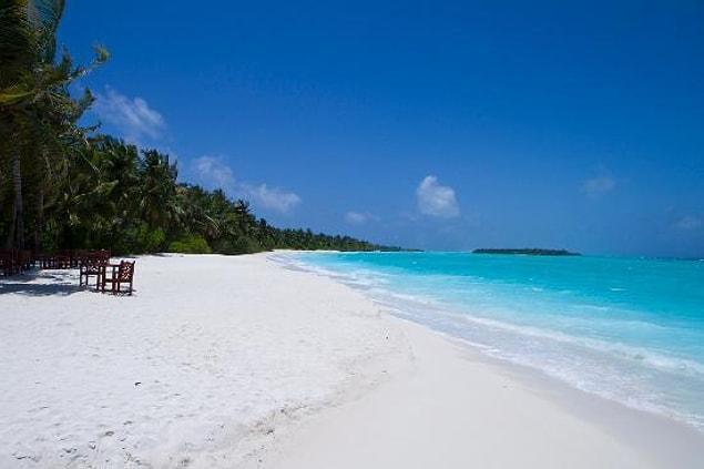 1. Maldives - Sun Island Beach