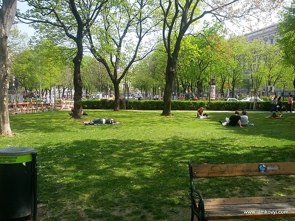 7. «После того, как меня изнасиловали в колледже, мой тогдашний парень изменил мне, объяснив это тем, что он «тоже должен с кем-то переспать»