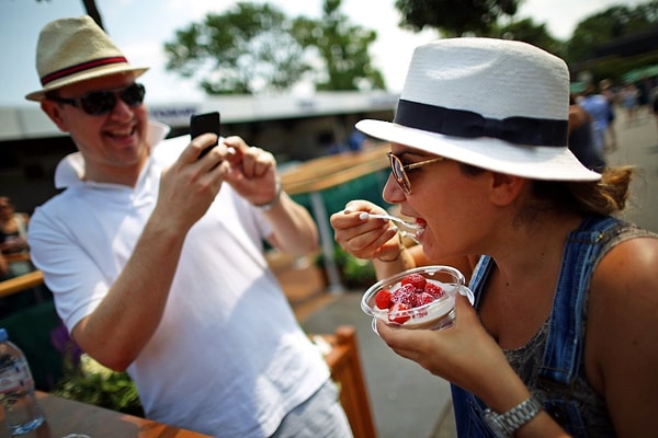 14. Воздержание от употребления вредных жиров, особенно транс жиров, но также и некоторых насыщенных жиров, помогает снизить уровень холестерина.