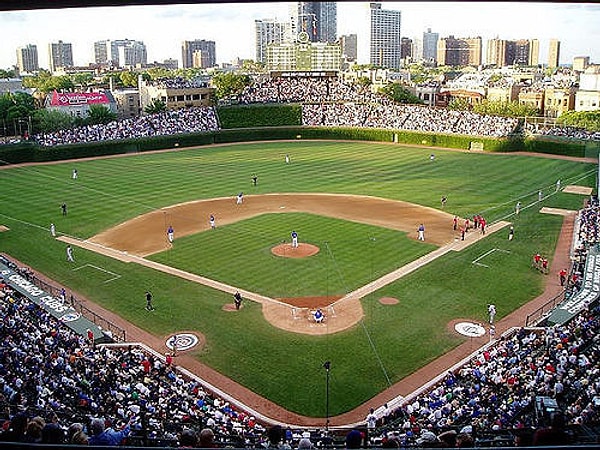 5. В каморке для снаряжения на стадионе Ригли Филд в Чикаго