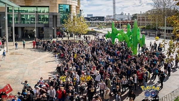 В некоторых случаях для захвата особенно редкого покемона вы вынуждены будете атаковать его группами по 50 человек.