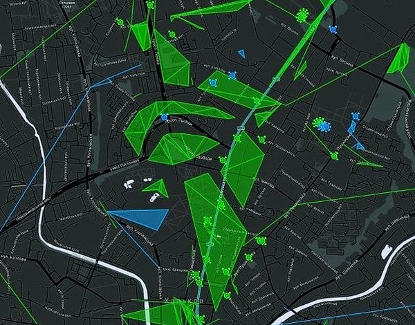 Впрочем, ожидая дальнейшего накала массовой истерии, Nintendo надо будет учесть опыт Ingress, участники которой нередко становятся соучастниками преступлений. Полиция часто задерживает игроков за проникновение на закрытые территории, вытаскивает из заброшенных заводов или из-под поездов.