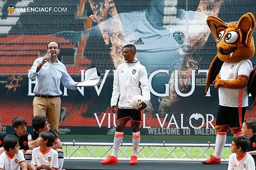 Luis Nani, Valencia ile 3 Yıllık Sözleşme İmzaladı