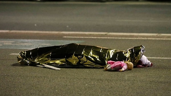 8. Также иранская журналистка сообщила the Guardian о том, что среди жертв были также и мусульмане.