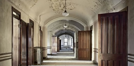 Документальные фото заброшенных лечебниц для душевнобольных