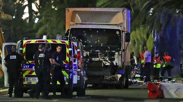 14 Temmuz 2016 - Fransa Milli Günü'nde kamyonla saldırı