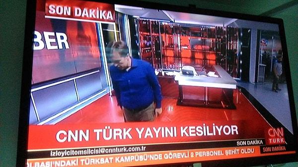 CNN Türk'e giren bir grup asker yayını kesti ve çalışanları dışarı çıkardı.