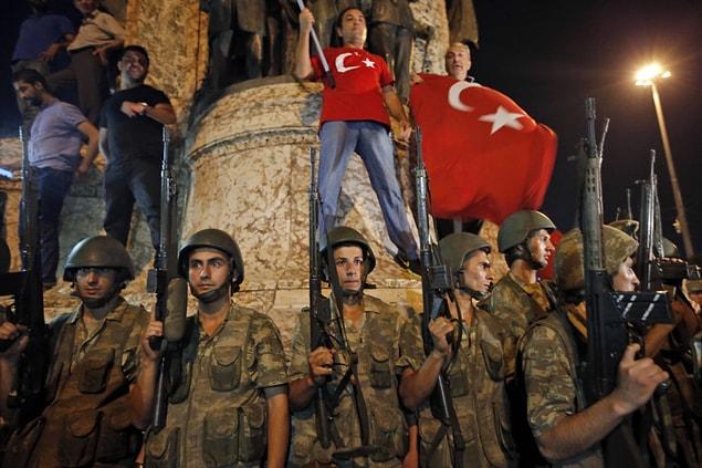 Soldiers and protesters in Taksim Square...