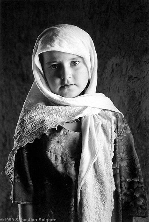 Sudanlı Çocuk Sığınmacılar için Natinga Okul Kampı , Güney Sudan, 1995
