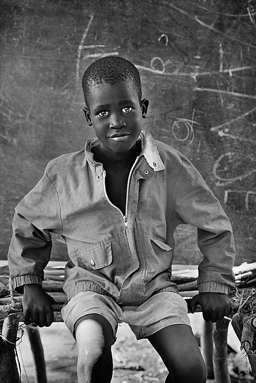 Sudanlı Çocuk Sığınmacılar için Natinga Okul Kampı , Güney Sudan, 1995