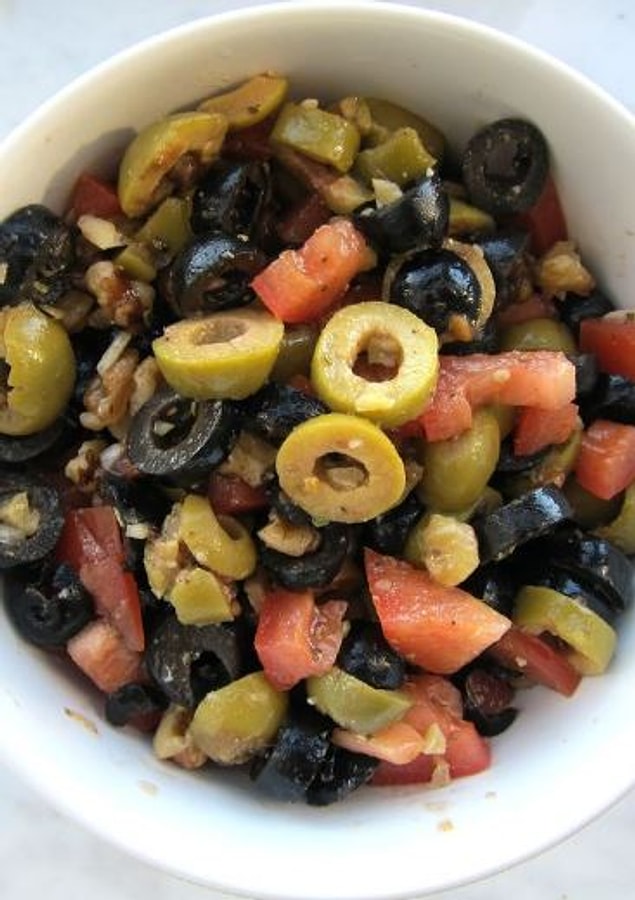 10. Karışık Zeytin Salatası