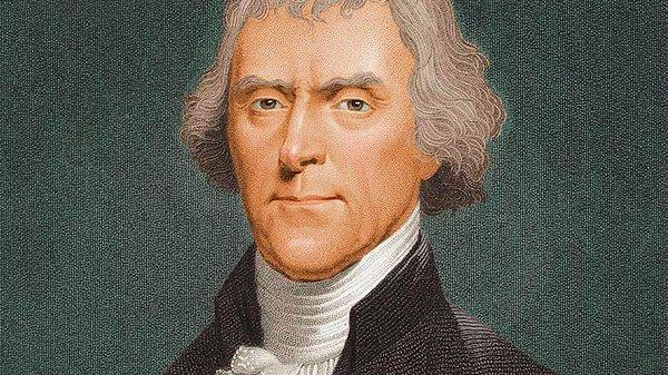 9. "Demokrasinin ve özgürlüklerin en garantisi, sokaktaki sıradan insanların onların kıymetini bilmesi, hakkını vermesidir." Thomas Jefferson