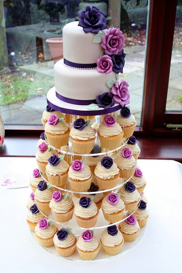 2. И подать к кофе вкусные и стильные пирожные