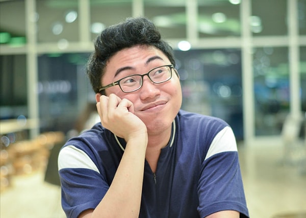 2. Они воображают, что находятся в отношениях с каждой проходящей мимо женщиной. С каждой!