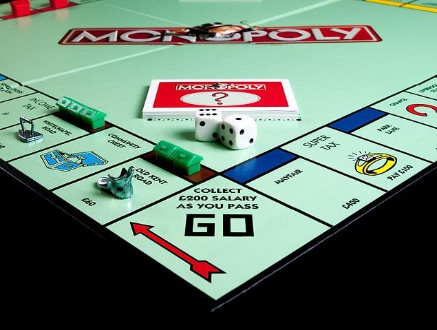 7- Playing Monopoly