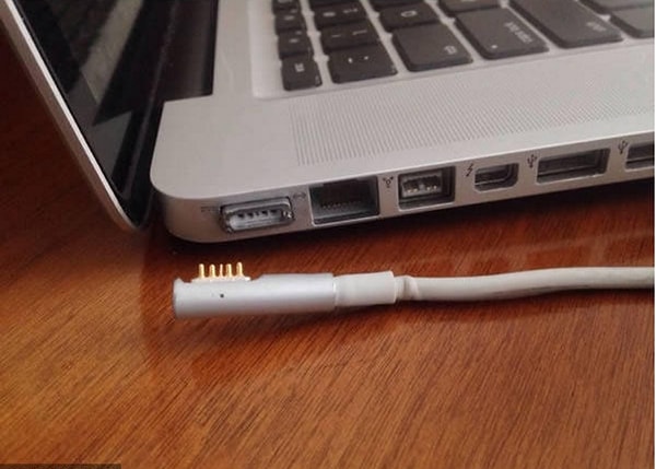 8. Заряжается? Заряжается.