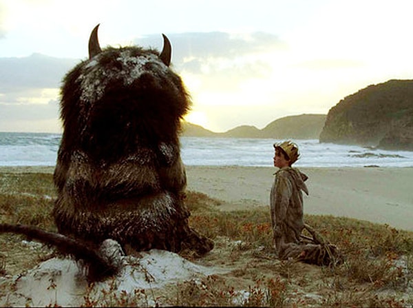 7. Такое свадебное платье можно назвать легким отголоском фильма "Там, где живут чудовища"