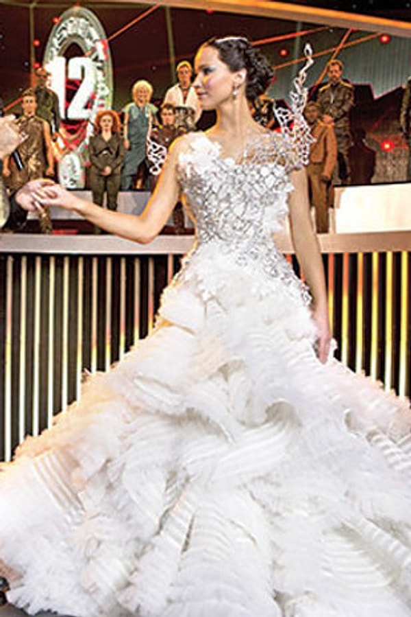 11. Платье, напоминающее образ Китнисс Эвердин, "Голодные игры"