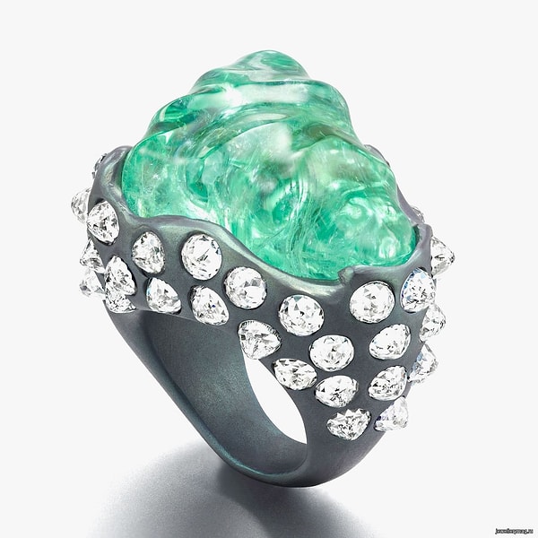 2. «Я сказала себе, что подожду с сексом до брака, но потом решила «рискнуть» и сделала это до свадьбы. Меня до сих пор мучают угрызения совести»