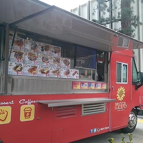 Tatlı ihtiyacınızı da unutmuyorlar! Düşünsenize, nutella, çilek, dondurma, waffle, krep dolu bir kamyon!