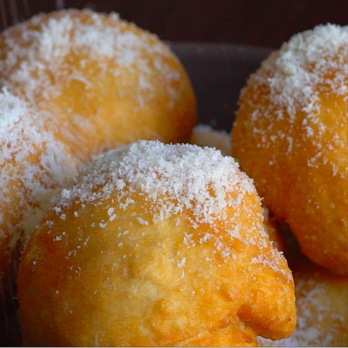 Kocaman Bir Pizzayı Bir Lokmaya Sığdırdık: Çıtır Pizza Topları Tarifi