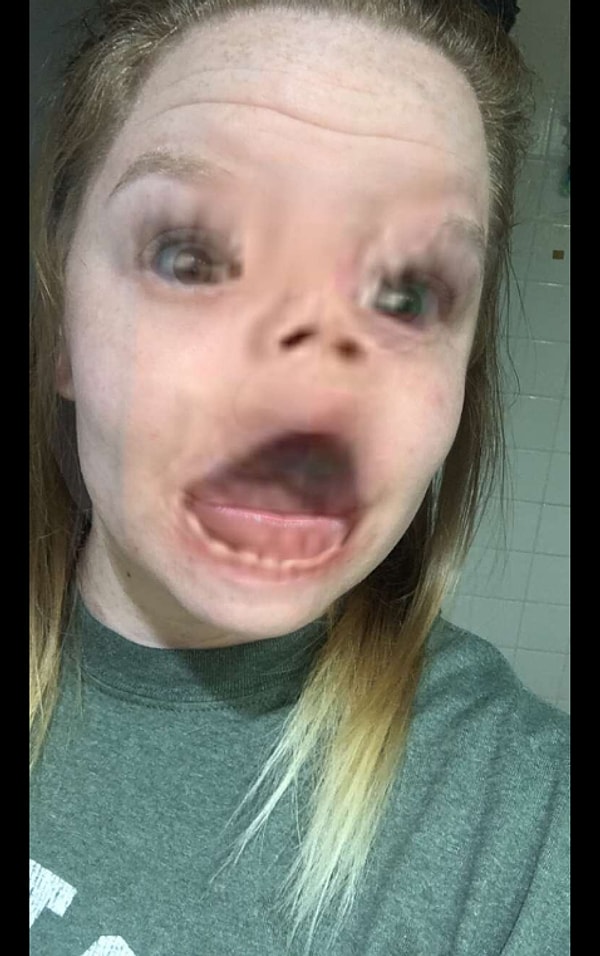 19. А это жуткое лицо вообще заставляет наведаться в магазинчик, где можно закупиться очищающим огнем и святой водицей